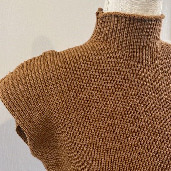 VINTAGE CLASSIC KNIT SWEATER SIZE SMALL - Picture 2 of 9
